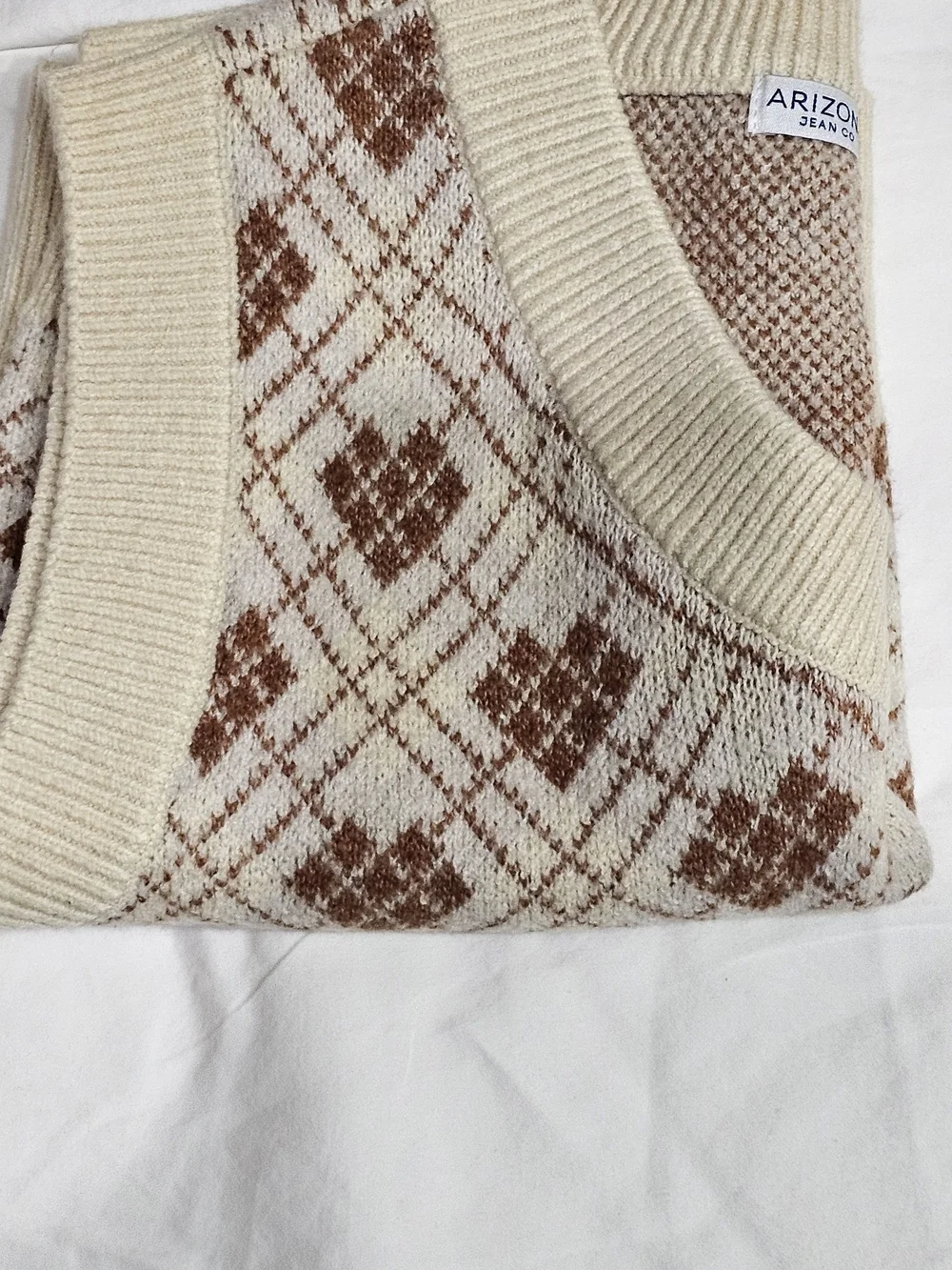 Arizona Jean Company Cream and Brown Argyle V-Neck Sweater Vest Size M Woman